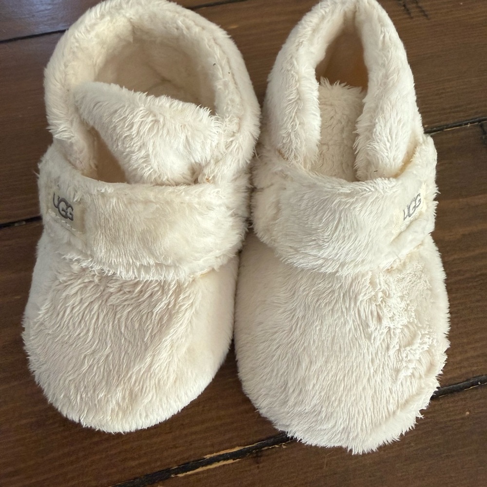 UGG Soft Cream Baby Booties